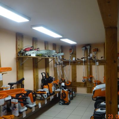 Prodejna zahradní techniky Luxík