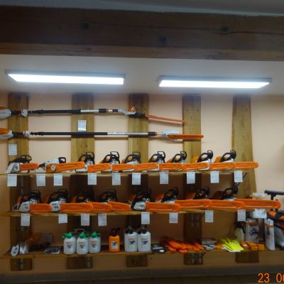 Prodejna zahradní techniky Luxík
